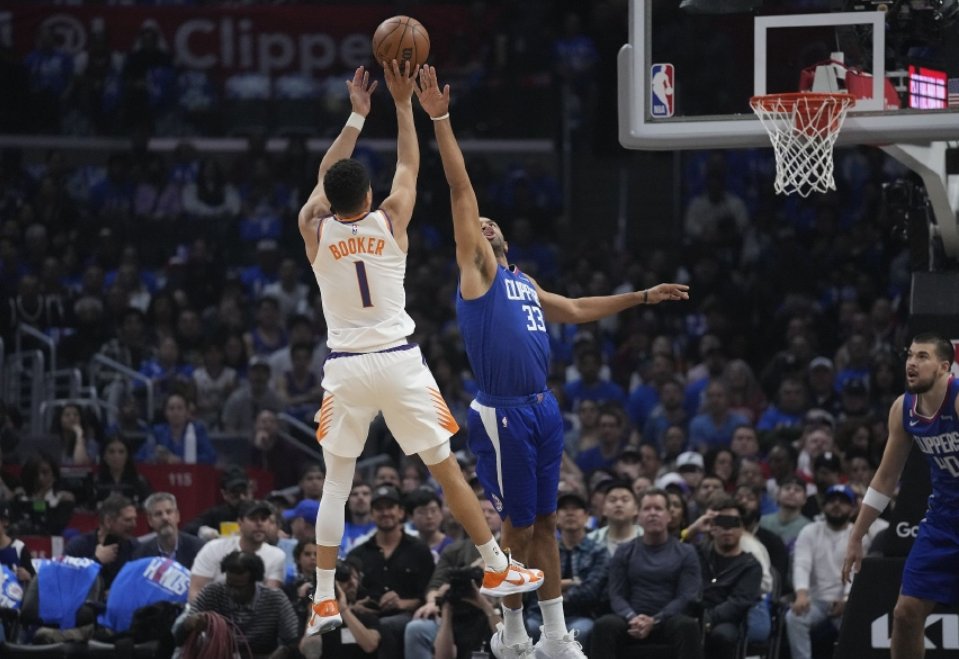 RunawayID's tweet photo. Suns 129-124 Clippers, Kajiao missed Booker 45 points and 7 rebounds https://t.co/TT0DsYllWL