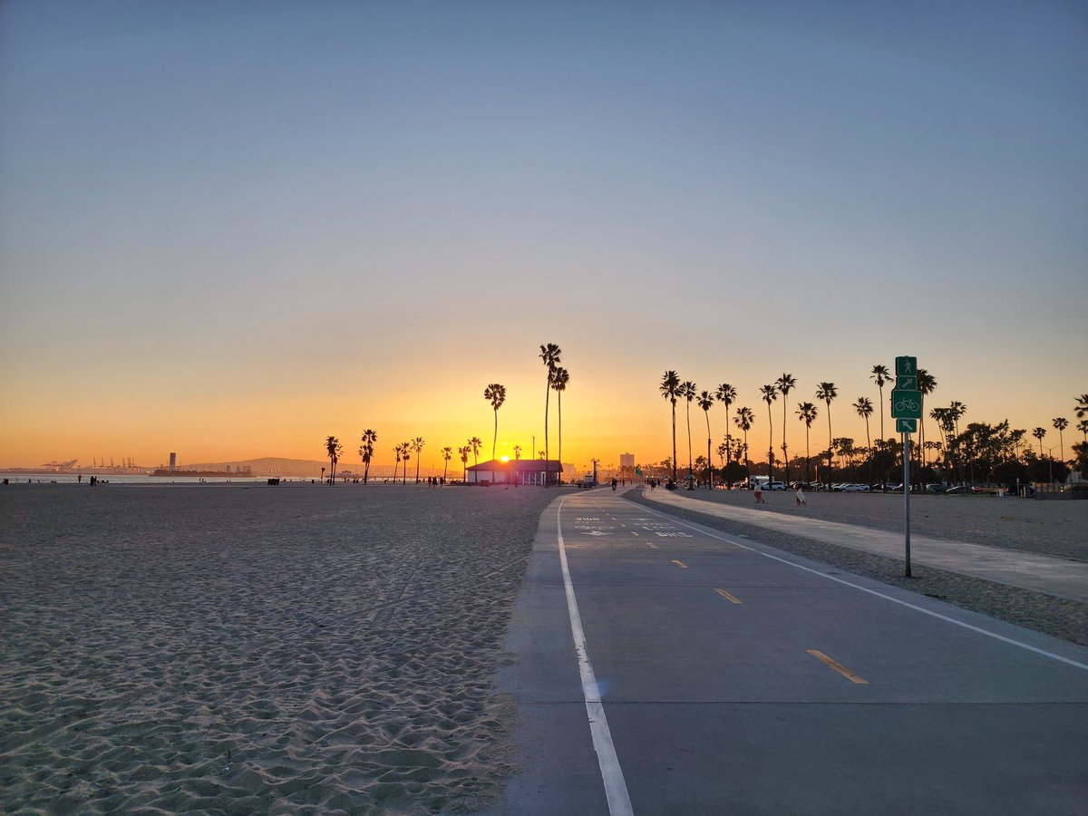 SarahApple22's tweet photo. Another beautiful bike ride in #lbc with @RealTeacherSam https://t.co/WoYFtKeRxl
