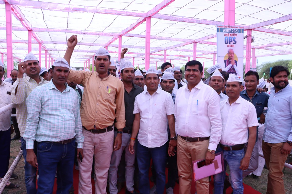 RonakGu90163836's tweet photo. #डिग्री_समान_अंक_समान_फिर_पदोन्नति_में_भेदभाव_क्यों_कर_रहे_हो_श्रीमान
व्याख्याता पदोन्नति पुराने नियमों से करे सरकार
नए पद पर पदोन्नति अर्जित योग्यता एवं वरिष्ठता से करे सरकार । 
@DrBDKallaINC 
@ZahidaKhanINC 
@ashokgehlot51 
@rajeduofficial 
@RajGovOfficial 
@zeerajasthan_ https://t.co/VPtwTXH0U5