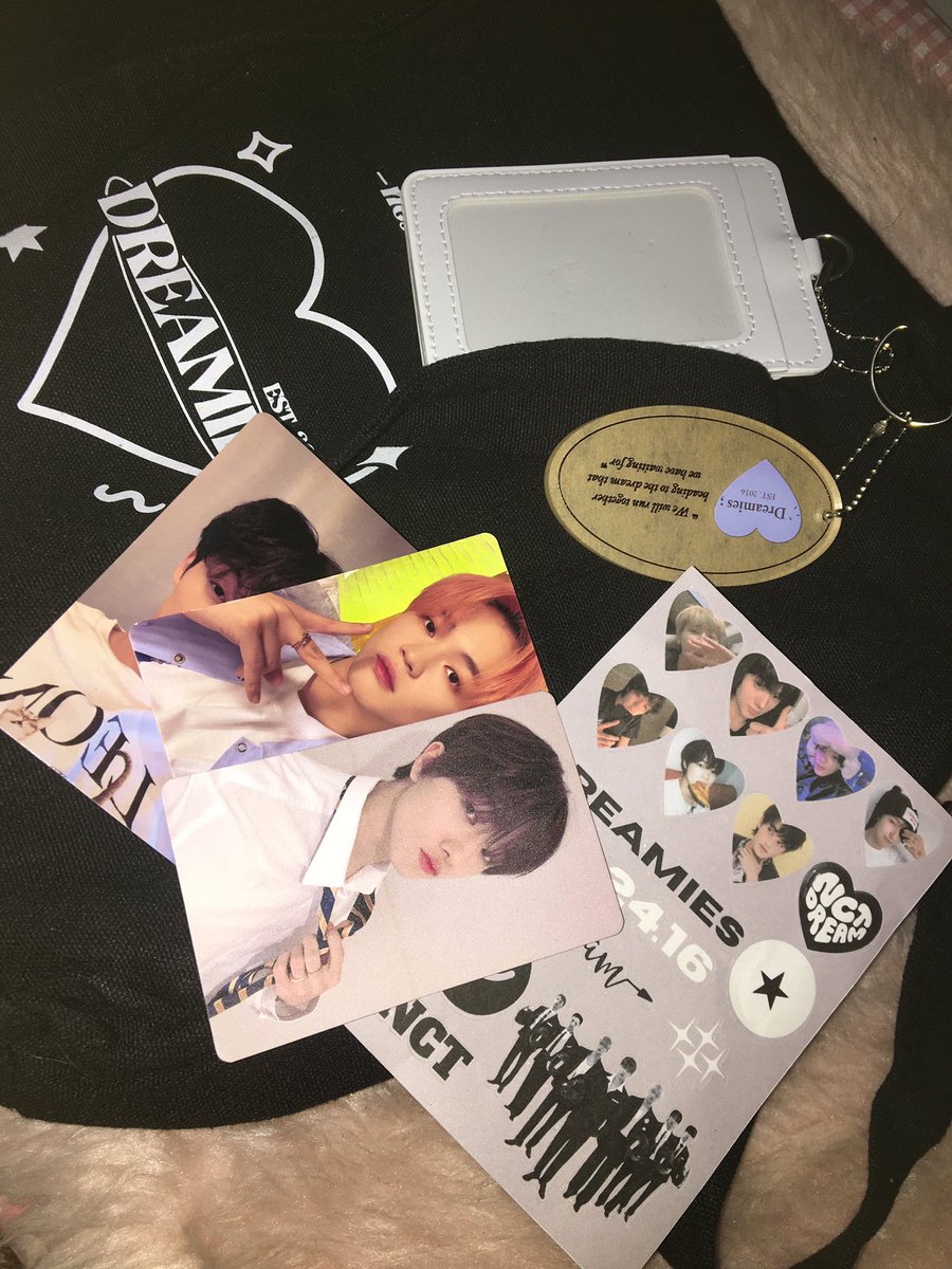 hi <a href="/0112studio/">. . 0112 studio! ๑</a> ! My bag for con is so ready! Its so pretty and thank you for assisting na makaabot siya sa con😭 till next time! <3 #0112feedbacks