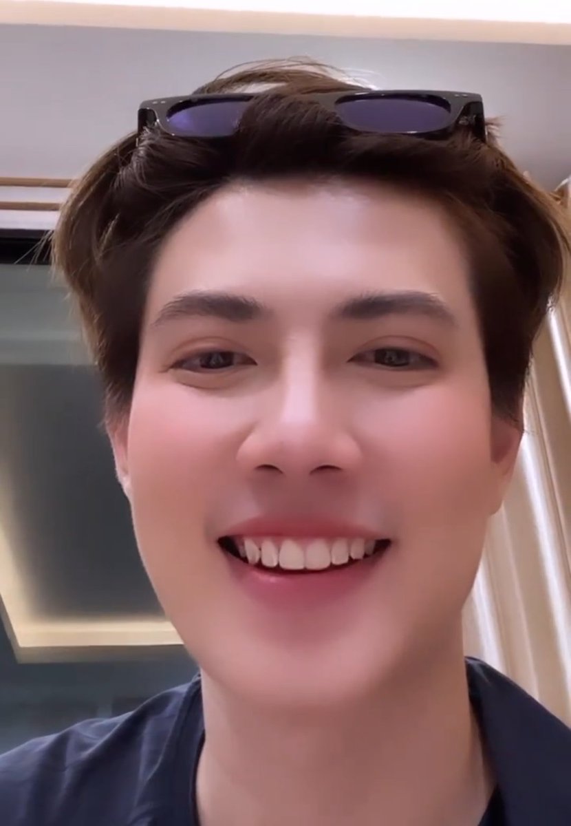 BenzalertTrend's tweet photo. ☄ #BENZmySunshine 

ʜᴀᴘᴘʏ sᴜɴᴅᴀʏ  🌤️
ขอให้เป็นวันอาทิตย์ที่สดใส มีแต่รอยยิ้มนะคะ 

✨เชิญชวน #แบตเตอรี่ของอเลิ๊ต มาสะสมยอด kw, @, # ในวันนี้กันเยอะๆนะคะ 

Benz Natthapong 
#BENZALERT 
@Benzalert_np https://t.co/sVsOOLELZH