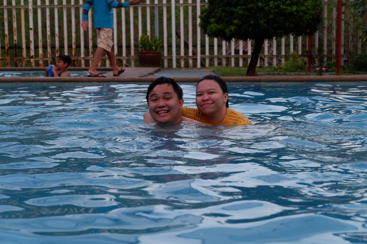 beeeyuhhh's tweet photo. "Harap ka don, papicture tayo" 💀 @bungkalows_

Expectation:                        Reality: https://t.co/57rFyN92AY