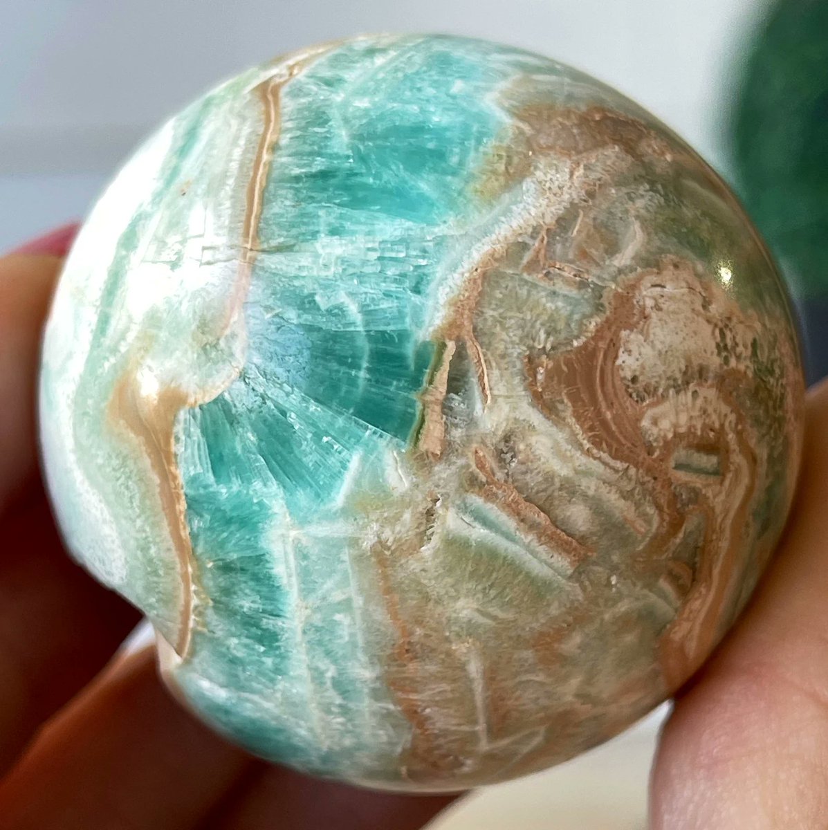 Boondockfinds's tweet photo. Caribbean Calcite Sphere https://t.co/QLmBMe5GZk #SaturdayRocks #Calcite #blue #EtsySeller #lapidary #sphere #crystals https://t.co/sdjhlWuufO