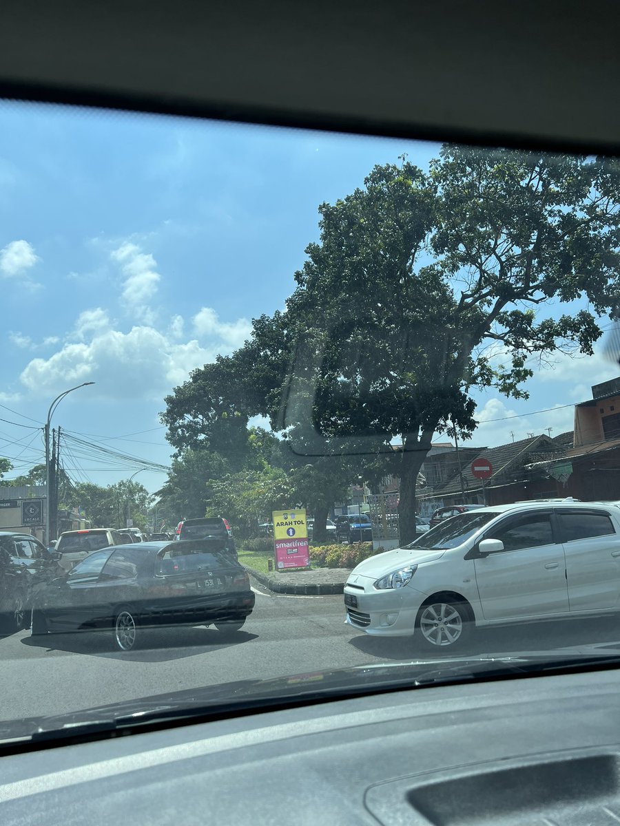 Dari exit tol sawojajar arah selatan sampai kantor terpadu macet total. Hati hati yg lagi di jalan <a href="/infomalang/">Info Malang</a>