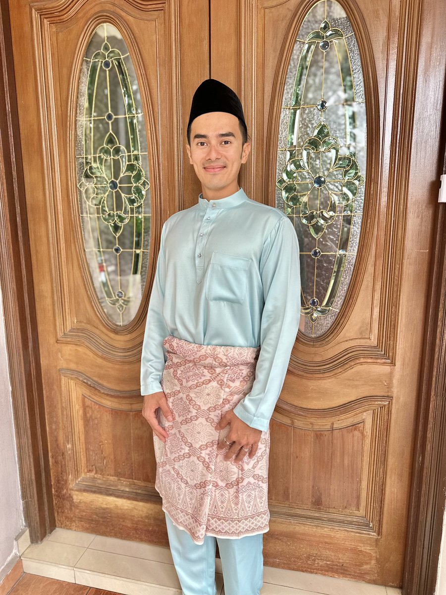 aimran_jamil's tweet photo. Selamat hari raya Aidilfitri maaf zahir dan batin ✨ https://t.co/WIE9eTloFa