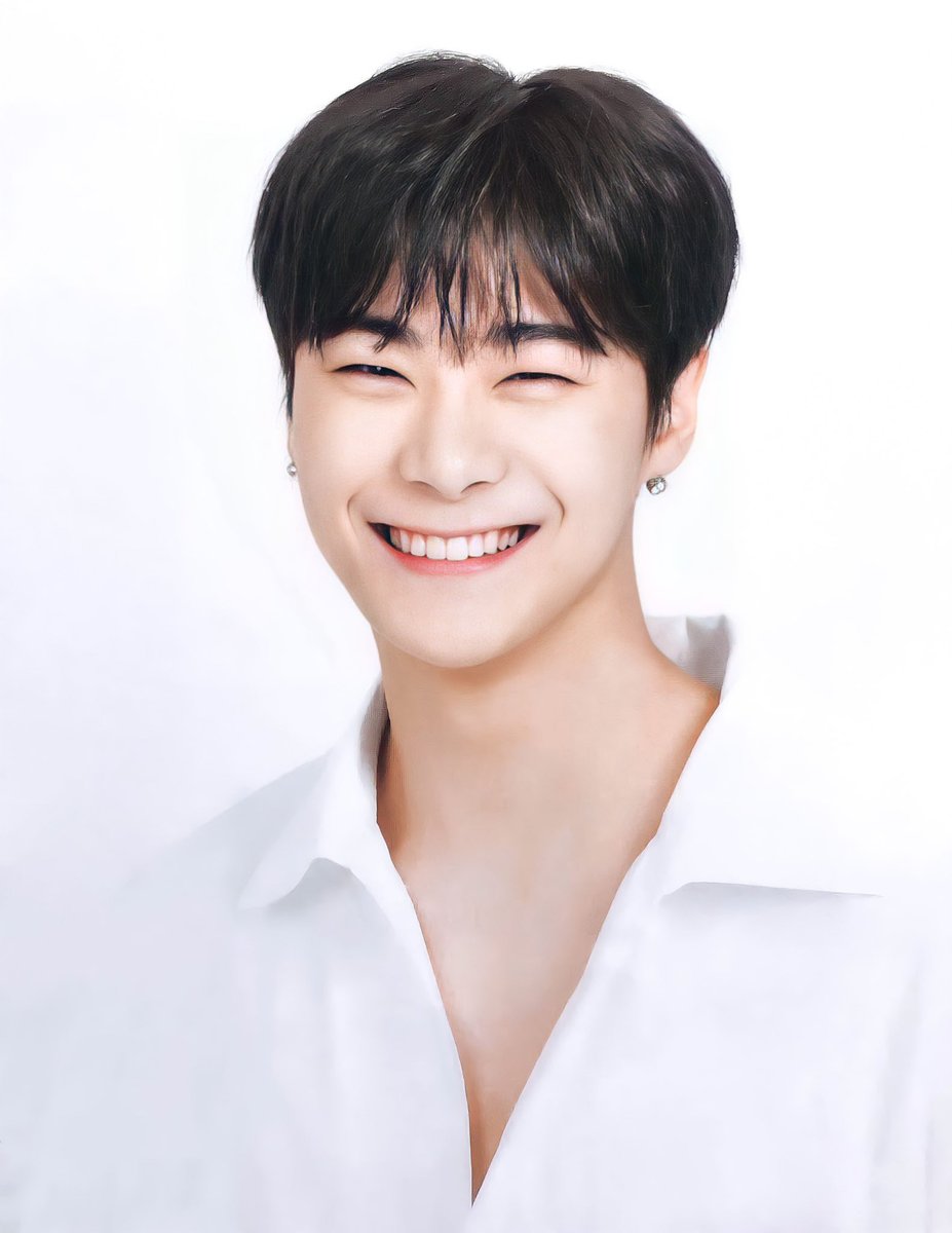 A_ji1996's tweet photo. รอยยิ้มที่สดใส 🤍🕊 คุณจะอยู่ในความทรงจำของโรฮ่าตลอดไป มุนบิน #MoonBin #ASTRO #AROHA @offclASTRO https://t.co/L7pt47p7bA