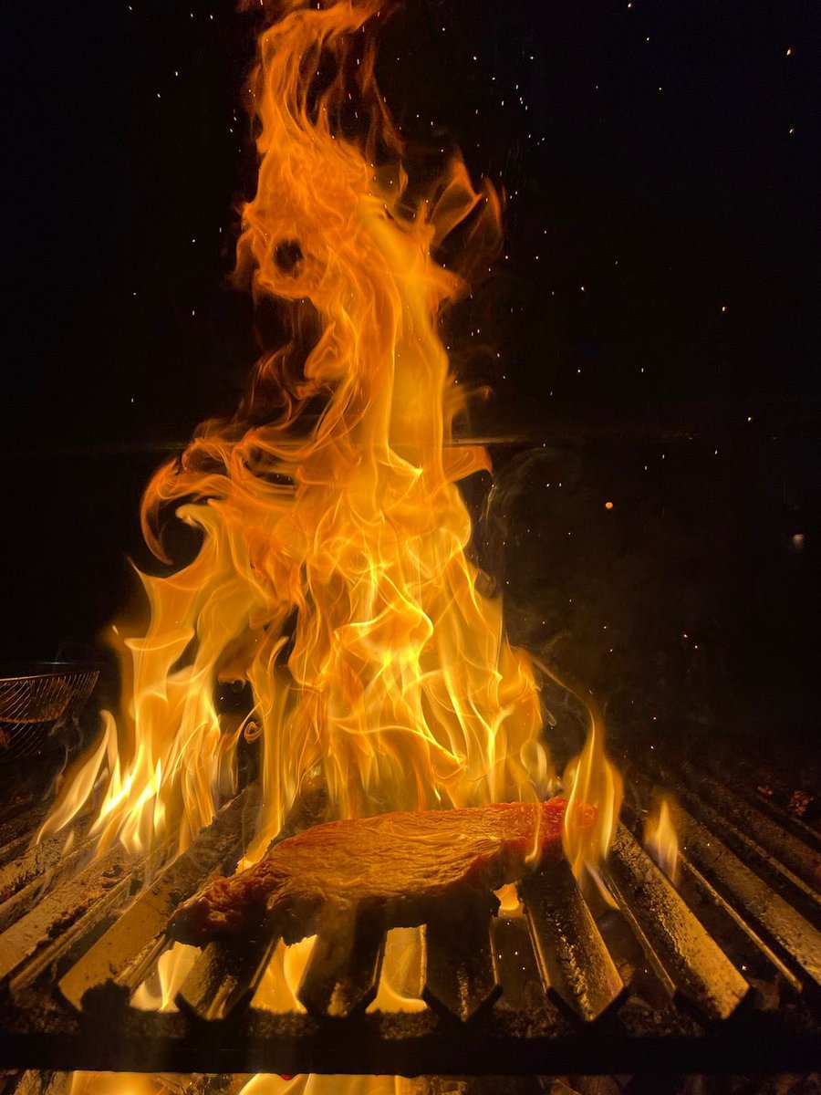 lostacotesgrill's tweet photo. Arrachera 🥩🔥

#tacos #tacosgrill #grill #grillnight #carneasada #parrillada #arrachera 

#leon #leonguanajuato #consumelocal https://t.co/Fo7m3xaT0n