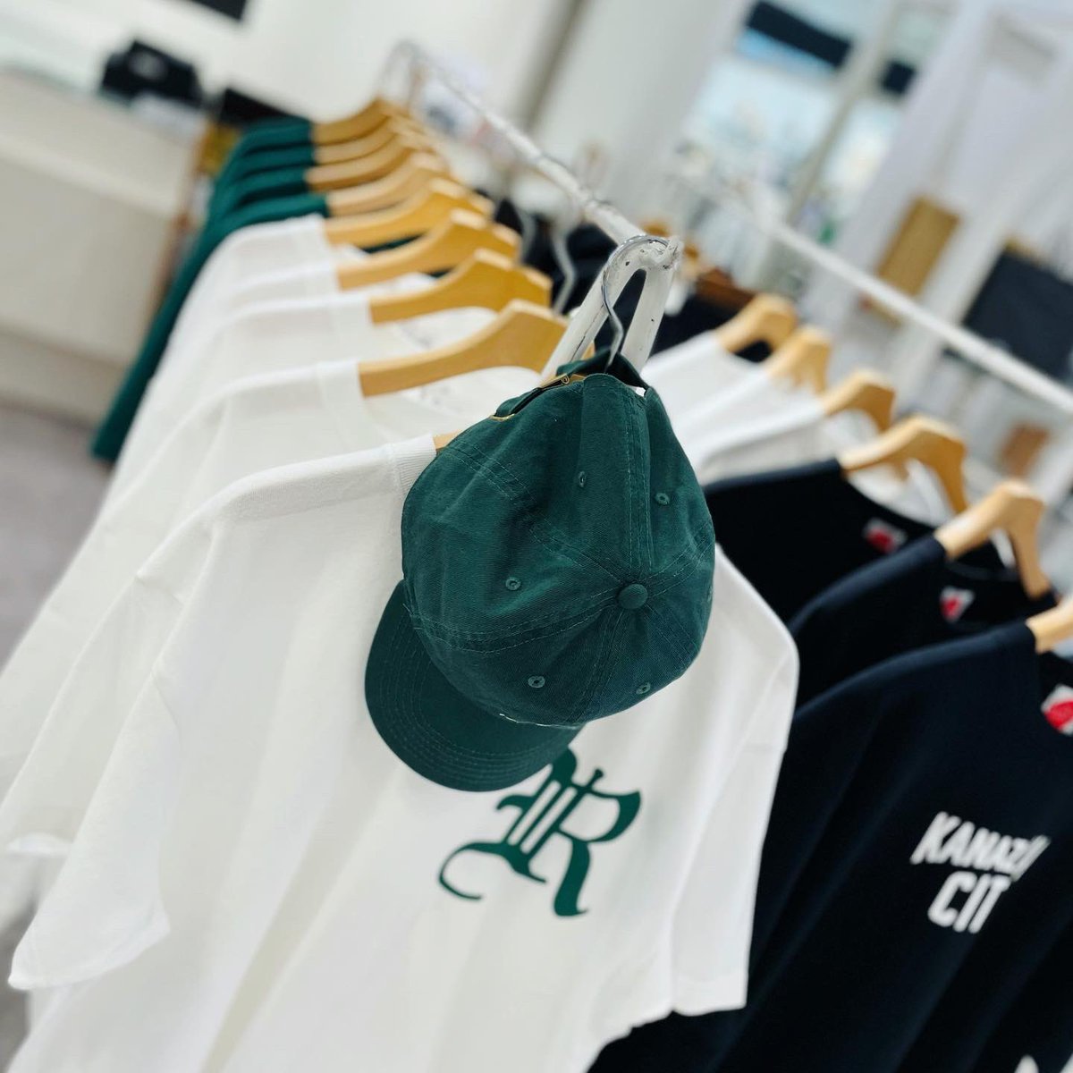 t_tonari's tweet photo. Made in @_revanto_ .
thanks : @tshirt.kanazawa .
.
Revanto "R" Tee.
¥5,500-(in tax) .
.
Revanto "R" L/S Tee.
¥7,700-(in tax) .
.
[ THE SOUVENIR STORE ］.
にて発売中🔥
↓↓↓.
.
〒920-0849 石川県金沢市堀川新町３−１金沢フォーラス3F. https://t.co/Q7chm7uhvu