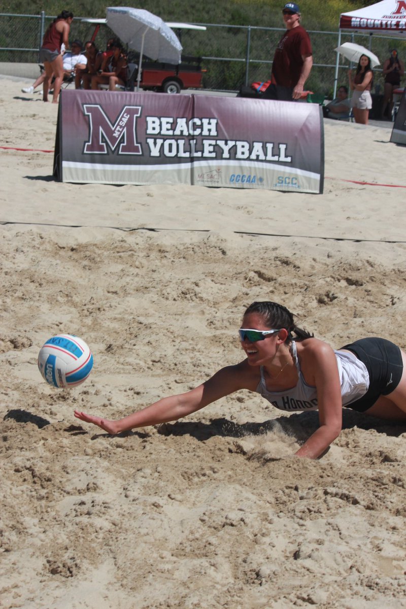 not me trying to pancake on the sand 🤣