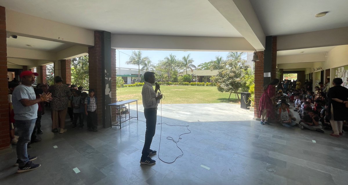 AmritVidTweets's tweet photo. Last day of an academic year carries mixed feeling for all... 
Loved the celebration we all had as we stepped into our summer break... "ye ye ye, ye ye ye, ye ye ye" was reverberating in the whole campus. https://t.co/bEmDXl2Ep0