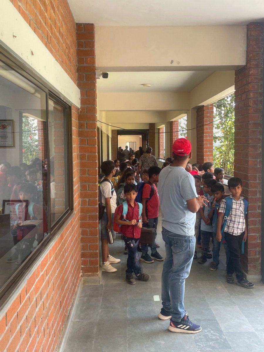 AmritVidTweets's tweet photo. Last day of an academic year carries mixed feeling for all... 
Loved the celebration we all had as we stepped into our summer break... "ye ye ye, ye ye ye, ye ye ye" was reverberating in the whole campus. https://t.co/bEmDXl2Ep0