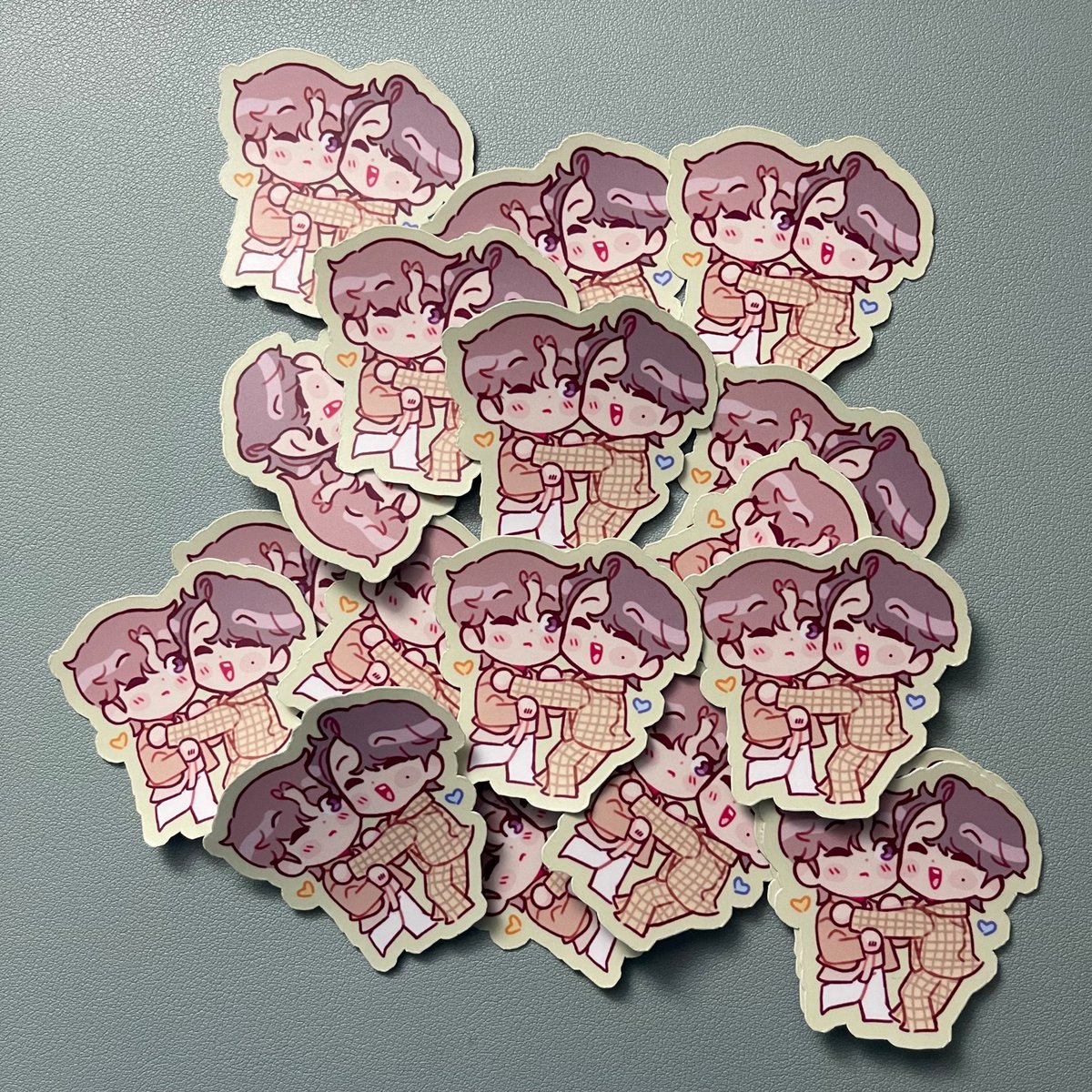 rjdhhuang's tweet photo. hello! i'll be giving away renjun and markren stickers drawn by @munchjuns on apr 29-30!! 🩵🩵

- will announce loc &amp; time on the day itself 🌱
- rt &amp; like ! no need to follow 🌱

#THEDREAMSHOW2_in_MANILA 
## tds2 in manila giveaway https://t.co/oP5ocuTElR