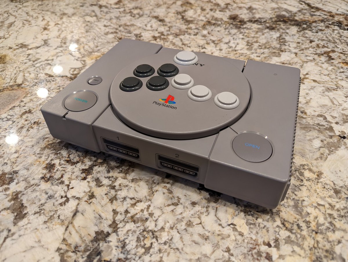 cdb's tweet image. PS1 Hitbox. Thanks Chef