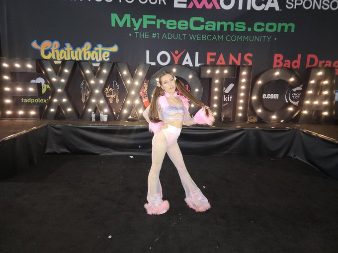 That's a wrap for day 2💋 https://t.co/G9BVhhpOmJ<a href="/tag/mvsales"class="tags"><span>#mvsales</span></a>