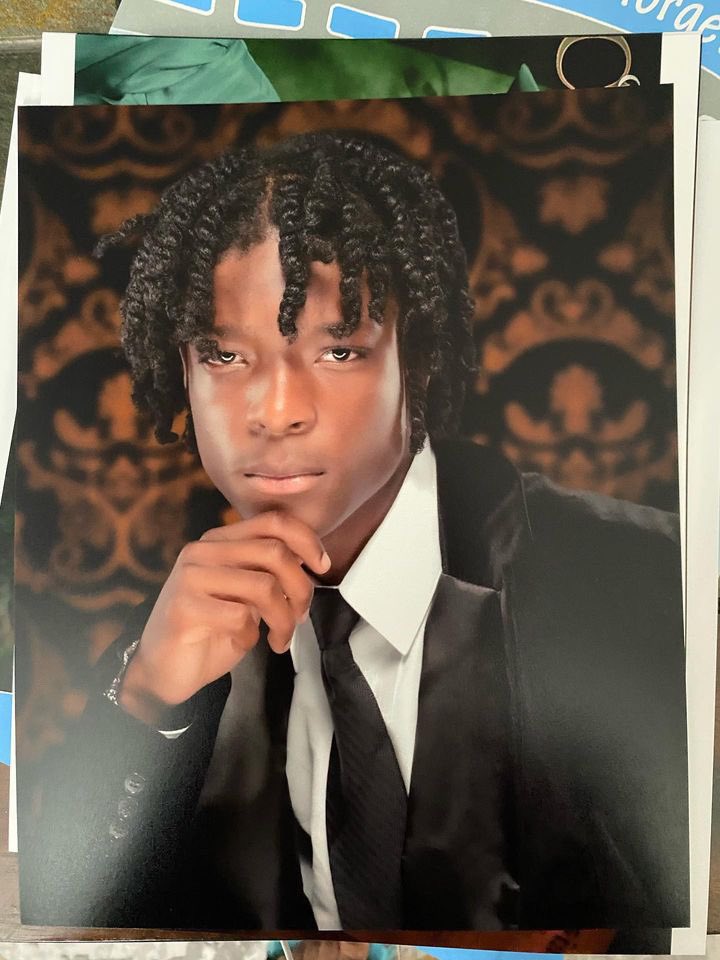 iiamjayda3's tweet photo. so happy I seen this , this rlly made my day Fr to see him said he was goin graduate , I rlly  miss him think about him on a daily all the talks and laughs I had with him wouldn't give it up for the world or any Nigga!!!! #longlivefuckingphil🕊️ https://t.co/Eq21DZQzf2