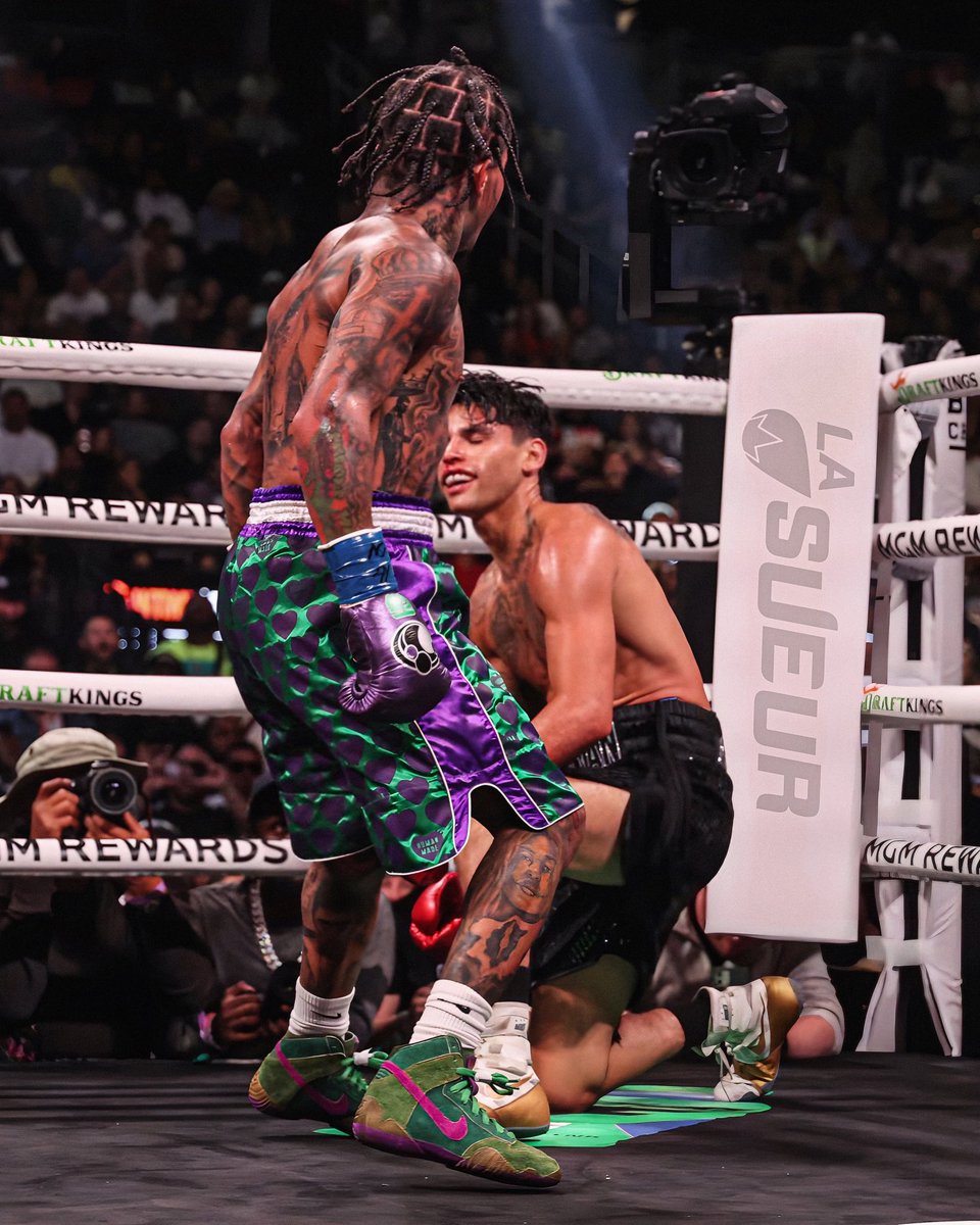 LaSueur_off's tweet photo. 29-0-0 (27 KO’s) 🔥 #DavisGarcia https://t.co/UG2rVBdLuy