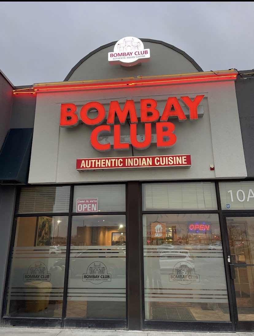CineTimeCanada's tweet photo. Shoutout to the #BombayClub for providing a phenomenal experience for Indian food. I am someone who usually relishes #ChickenTikka but their #SoyaTikka is so delicious that I no longer crave meat version. Prices are alsofair! Definitely worth it. This restaurant is in #Oakville https://t.co/Yk7VT642qh