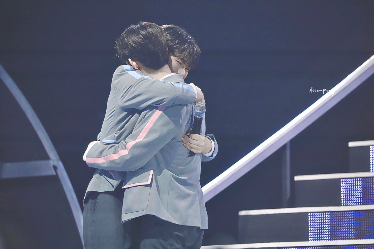 Accompany_bn's tweet photo. 230420 

🫂

#장하오 #ZHANGHAO  #章昊 #성한빈 #SUNGHANBIN  #보이즈플래닛 #BOYSPLANET #ZB1 #빈늘 https://t.co/g8q1LZpT54