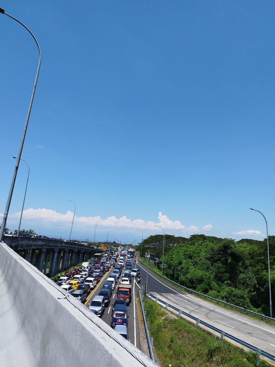 zae_arief's tweet photo. Keluar tol penompo langsung disuguhi view kayak gini.. @e100ss https://t.co/zXEtA6U6pI