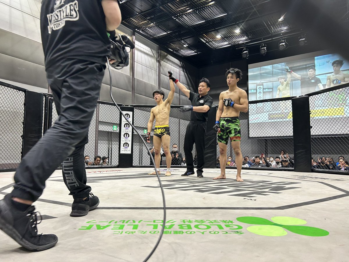 gaiyabox's tweet image. 代打対決判定で負けました！
必殺のバーンナックルは見事に不発に終わりましたが、マルザヘンペーソク選手との試合はとても楽しかったですまたどこかで試合しましょう！

#shooto0423 
#FORCE17 
#プロ修斗
#プロ修斗香川大会