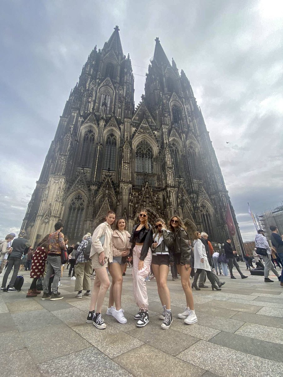 lyd_wh003's tweet photo. Yesterday we went off and explored cologne. Our pictures really don’t do Cologne cathedral justice😍🇩🇪 #Erasmus23 #Gorgeous #sightseeing @TomHughes_UK @dm_underwood @forrestleigh https://t.co/FWBtyrRoTp