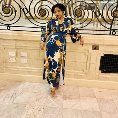 LizLegunsen's tweet photo. #NewProfilePic https://t.co/ECtTYaHTq5