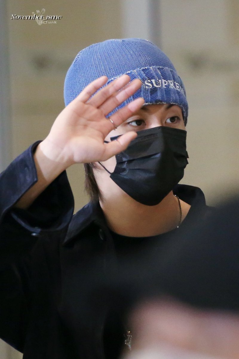 November_isme's tweet photo. 230423 ICN입국 HQ
#NCT #마크 #MARKLEE #마버블  
#NCTDREAM #엔시티드림 https://t.co/Ongs6rsZBR