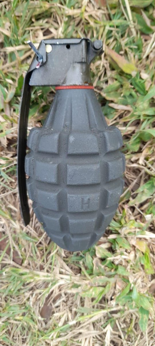 Abramjee's tweet image. A police officer, working at Public Order Policing (POP) in Klerksdorp, received information of a man in possession of explosives in Extension 6, Khuma Location near Stilfontein: Upon following up, the officer found the suspect at corner of Marumole and Lekoma Street, and…