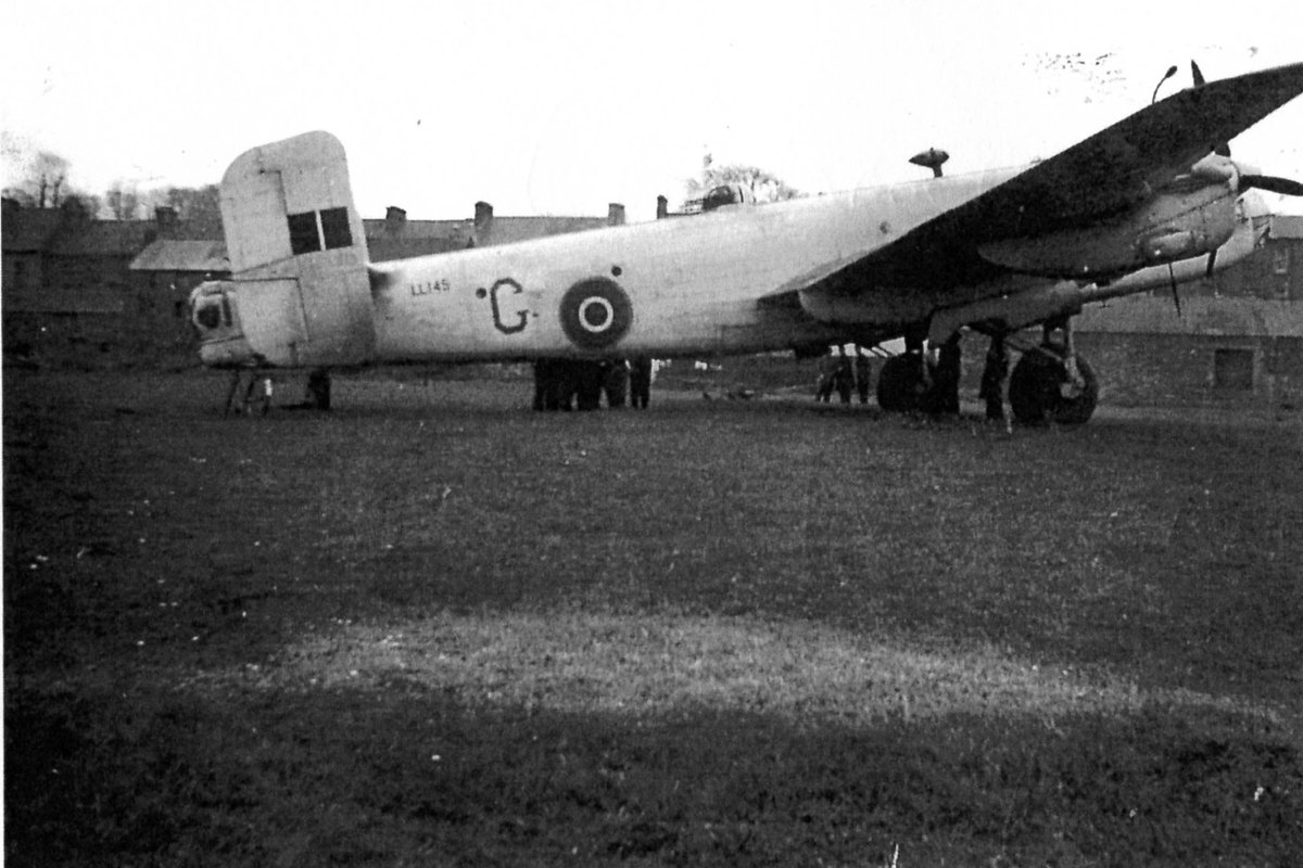 Halifax LL45 makes an emergency landing outside Skibbereen, Cork on 21st April 1944. #irishwarcrash

ww2irishaviation.com/ll145.htm