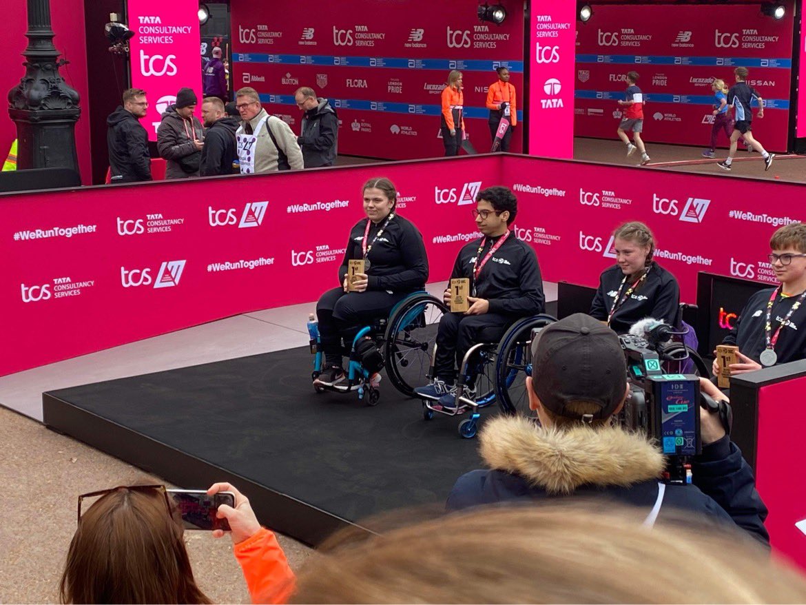 HarlowWR's tweet photo. A huge well done to Harlow WCR athlete Chloe Lewis .  Winner of the Under 17 T53/54 Mini Marathon @LondonMarathon ! 🥇🌟. We are all super proud of you . @BA_Paralympic @yourharlow @ThisGirlCanUK  #harlowsport #paraathletics #harlowwcr #TCSLondonMarathon2023 https://t.co/9GLMS4Khsy