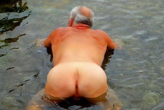 Kevin09749509's tweet photo. I’d appreciate to have a fun with a nice ass like that in the water 😈😍😋 https://t.co/tndeOq1URZ