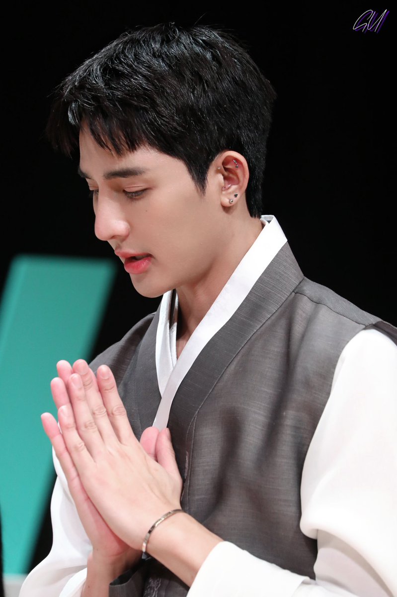 Gu0825_'s tweet photo. 祈祷nia🙏🏻

#EarthPirapat @Earth_Pirapat 
#EarthMix #เอิร์ทมิกซ์ 
#GMMTVFANDAY3
#EMJDFandayxSEOUL https://t.co/gY6raBW0PC