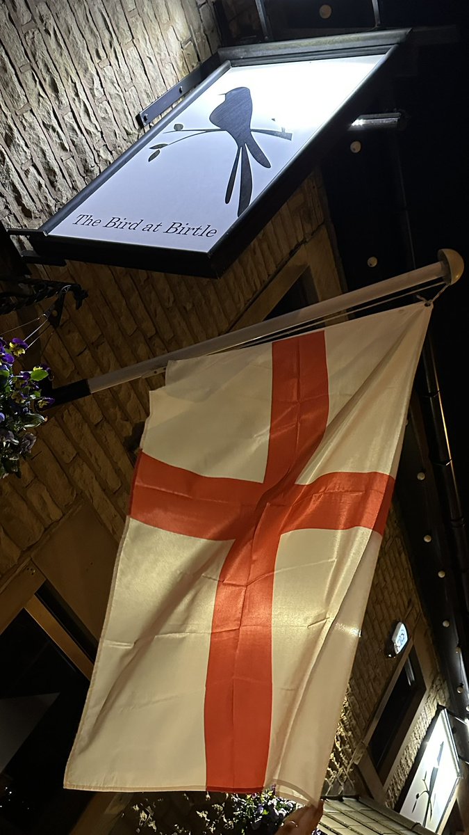 Happy #StGeorgesDay <a href="/TheBirdatBirtle/">THE BIRD AT BIRTLE</a>