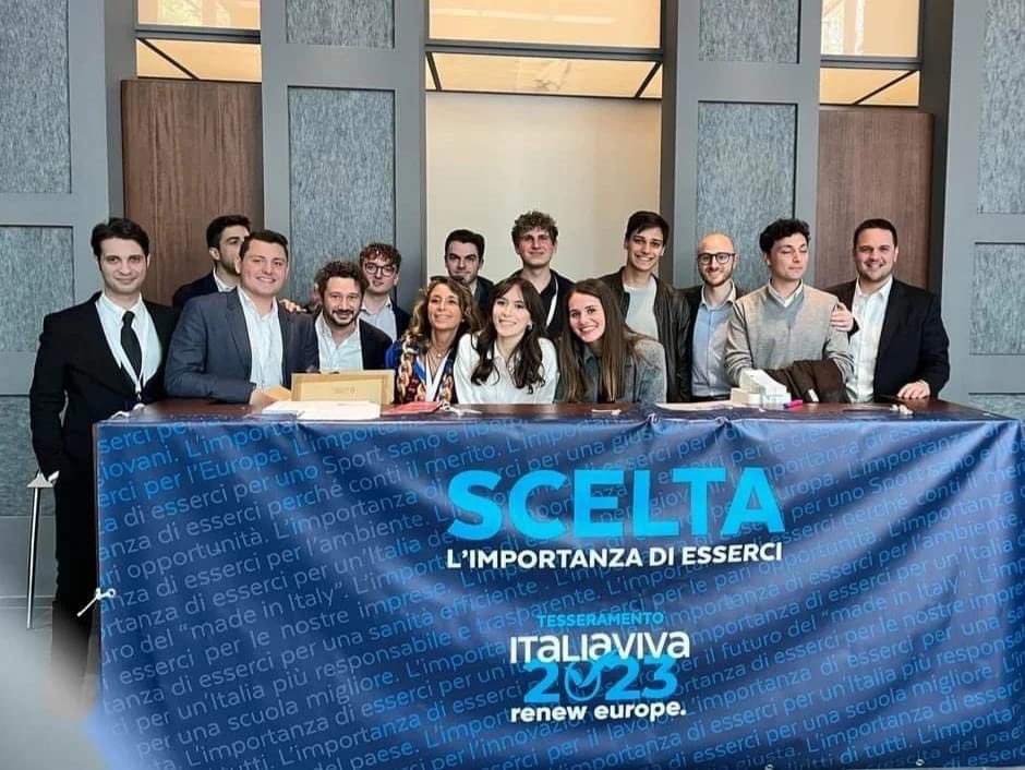 Ma quanto sono tosti i ragazzi di <a href="/ItaliaViva/">Italia Viva</a> che anche ieri hanno lavorato al tesseramento 2023? E domani pomeriggio a Firenze presentiamo la nostra proposta sul PNRR dopo il pasticcio del Franchi: i soldi europei vadano alle case popolari e alle scuole, per lo stadio si torni