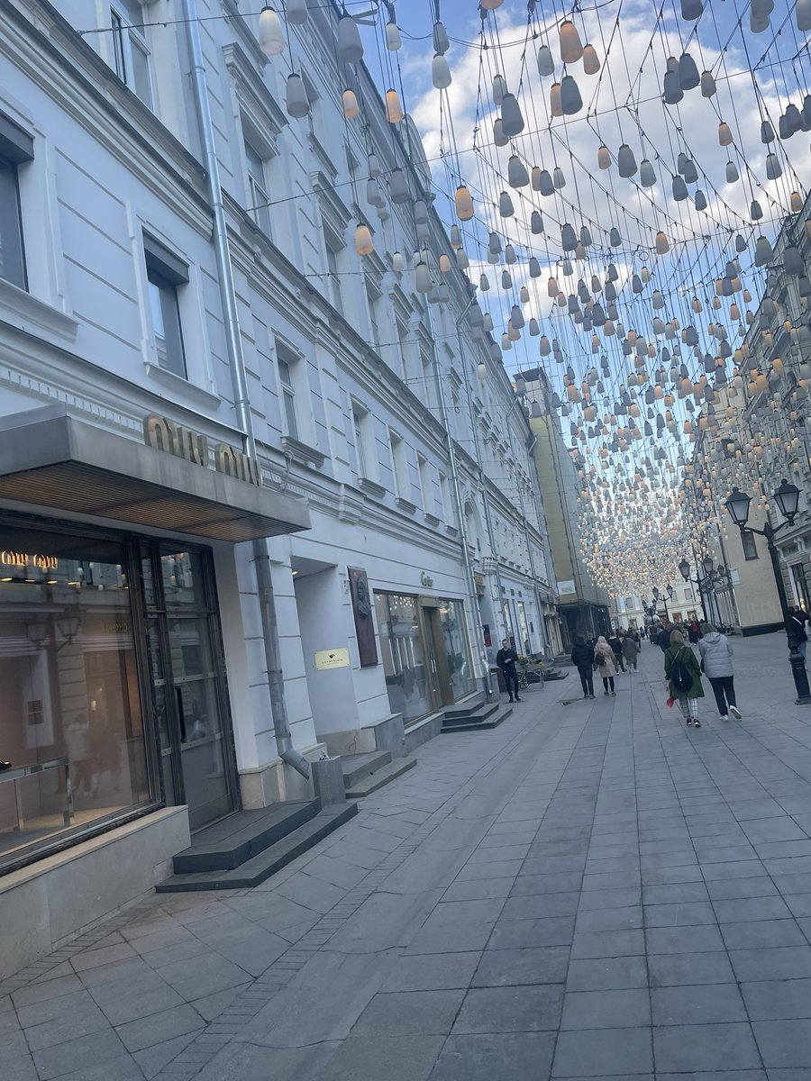 Столешников умер.  Всё закрыто.  🤷‍♀️
