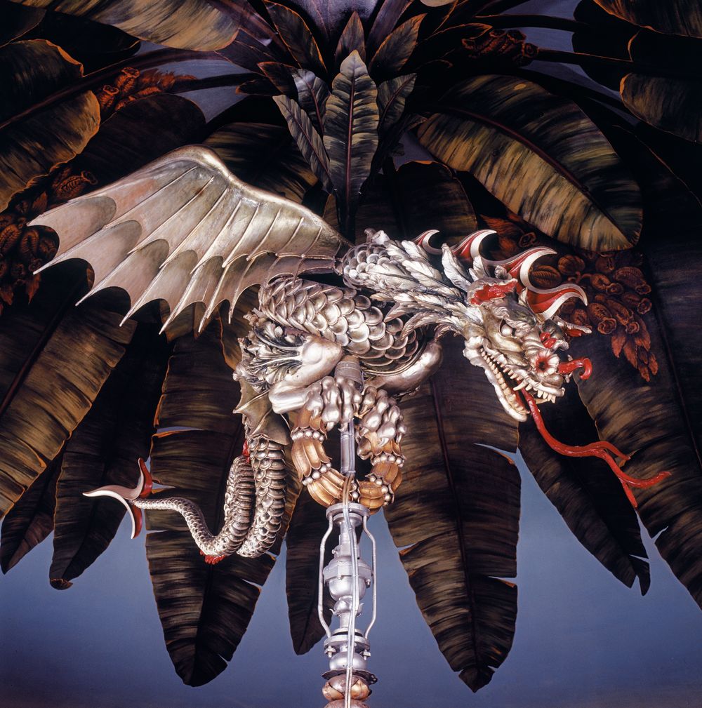 Happy St George's Day! 🏴󠁧󠁢󠁥󠁮󠁧󠁿 

We all know the legend of George and the Dragon. But did you know dragons are dotted around Brighton, especially in the Royal Pavilion? 🐉  Spot them everywhere, from the carpet of the saloon room to this incredible chandelier 👀

📷: <a href="/BrightonMuseums/">Brighton Museums</a>