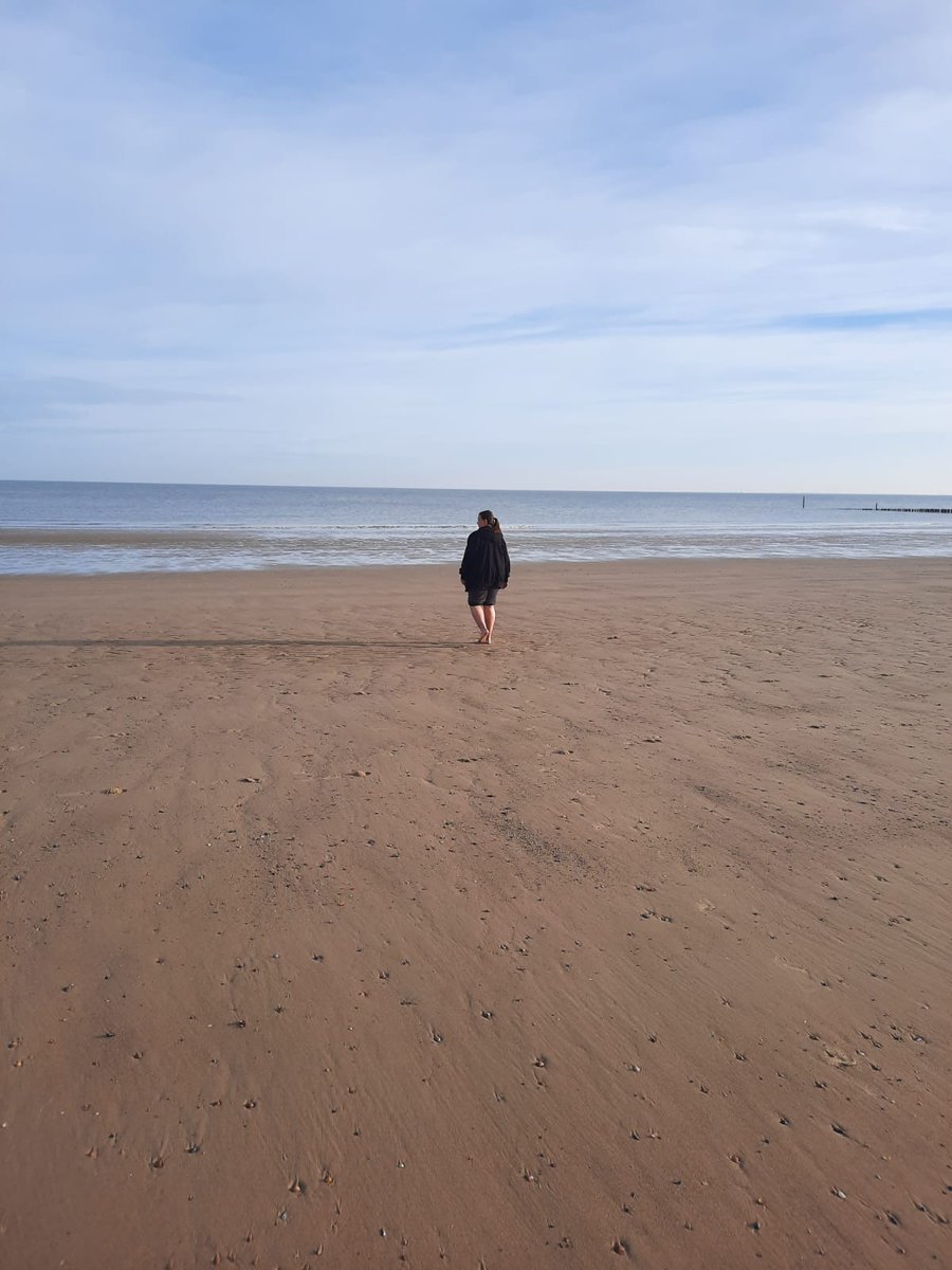 Schrijfs_Els's tweet photo. Op de vroege zondag deed ik mee
in de stilte, gewoon omdat het kon.
bij elke stap kreeg ik een nieuw idee
en was ik zelf de stip aan de horizon.

~ Cadzand Bad, 23-04-2023
@dezeekust @versvandezee 

...en meer: https://t.co/LGGIzKlVNK
en
https://t.co/DSn56JMzyc https://t.co/K7wObOlCzW