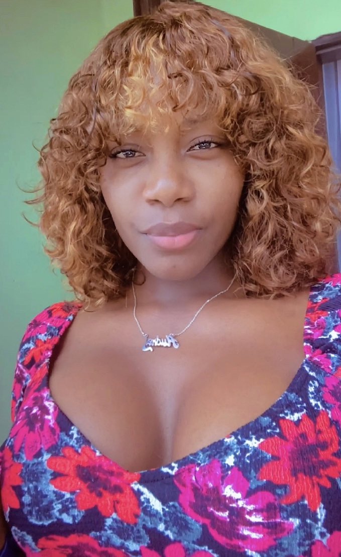 Toujours aussi fraîche du haut de mes 35 ans 😅🍾🥂