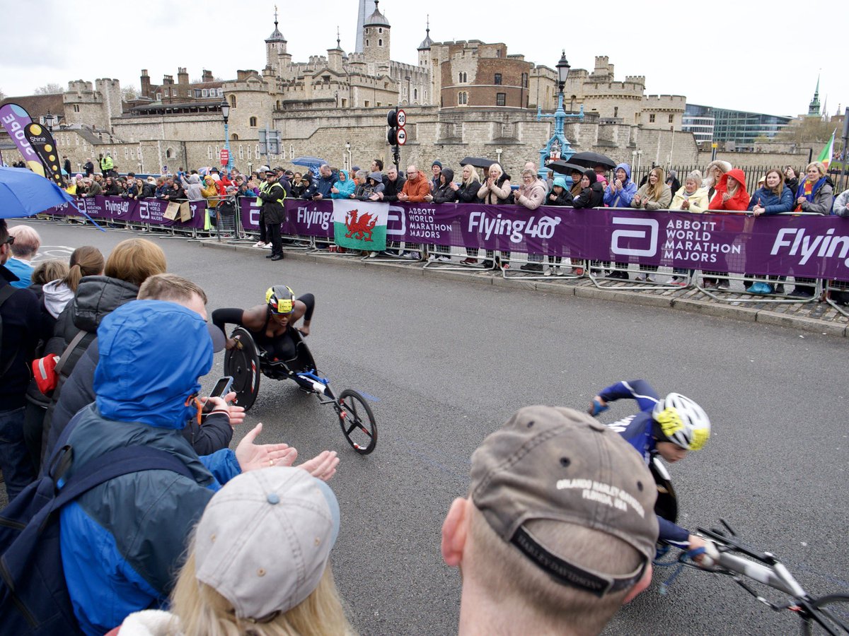East15Films's tweet photo. First few of the wheelchair users speeding around the bend at Tower of London wheelchair. 

 #LondonMarathon  @bbcnews @skynews
#weruntogether https://t.co/IjJbF7Mh2W