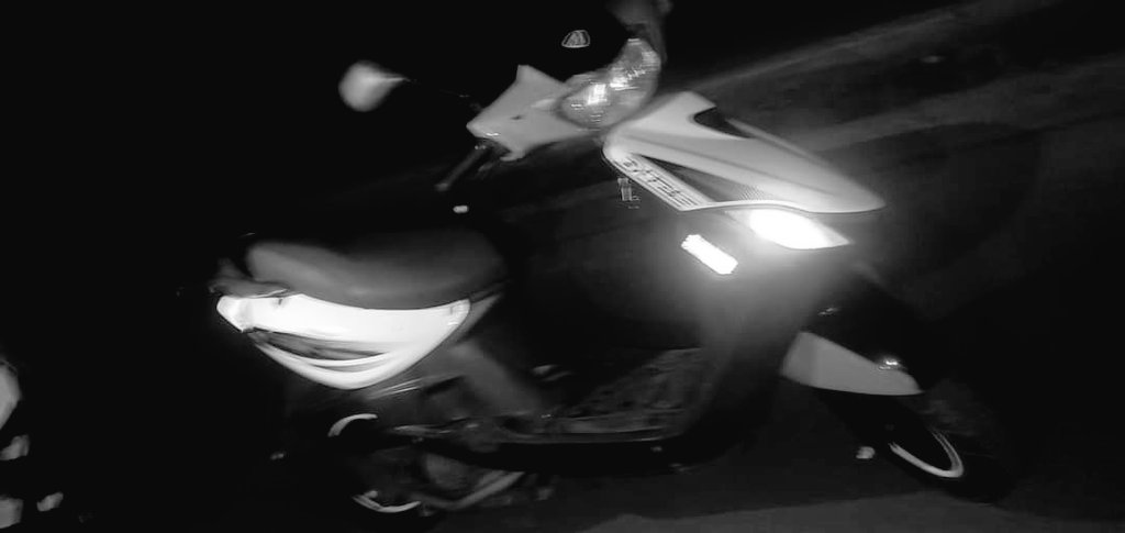 RomerMX's tweet photo. Viajaba en su #Muertalika
#MientrasMimías | Se registró el accidente de un motociclista sobre la autopista México Pachuca a la altura del #VigilanteNalgon
#RomerMx #NotiMetas @noti_metas #EdoMex @SS_Edomex https://t.co/UOZfTC6Iam
