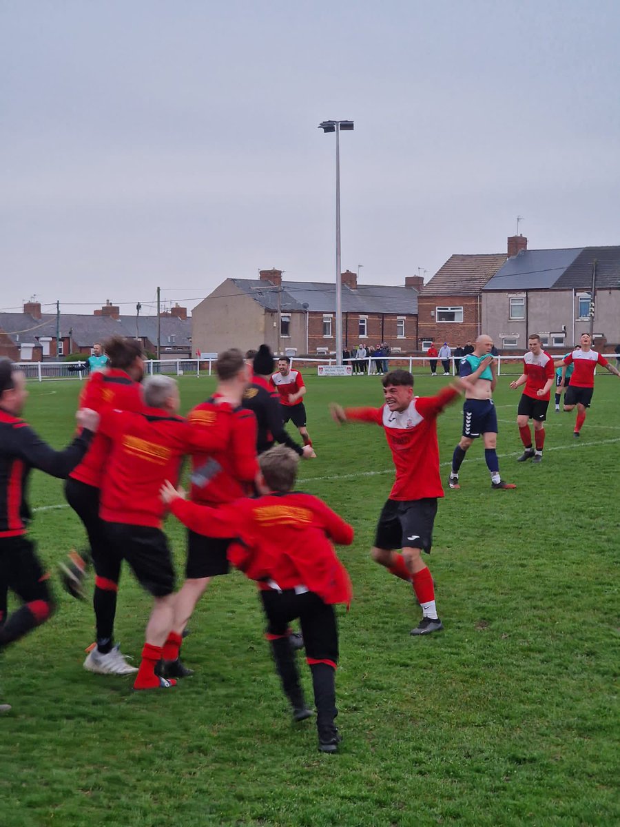 eas_southy's tweet photo. On Friday night we finally got our first taste of silverware as we beat @BCC__FC to the 1st division cup 🏆 couldn’t be more proud of the lads and we had the privilege of @durhamsafc1994 showing us how it’s done . Hopefully the first of many #upthesouthy #footballfamily https://t.co/FxJFPZY1yy