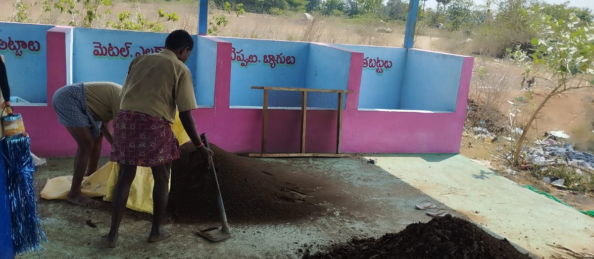 PMR_TKG's tweet photo. @KTRBRS Composting in my village #palem #GP https://t.co/tNp3IOn9kw