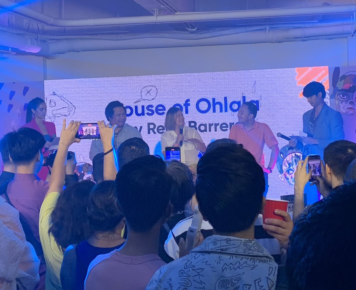 Scarletbox_io's tweet photo. Happening now on a Sunday! 
Congrats to @gcashofficial for the launch of its NFT Hub! Now at Astbury, Poblacion. 

With partners @Scarletbox_io , @LikhaNft , @bitskwela , and @pdaxph. 

Catch the collections of National Artist Larry Alcala, and Reen Barrera at the NFT Hub. 💎 https://t.co/JSNVYYtl4O