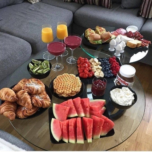 FlegerCook's tweet image. Когда ждешь друзей на ужин без алкоголя