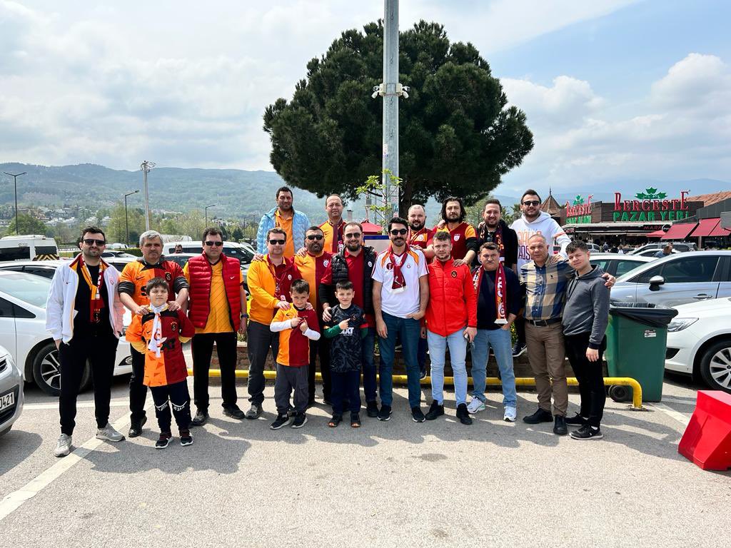 KutahyaGSliler's tweet photo. CİMBOM ÇAĞIR YETER 💛❤️🦁 https://t.co/qnJR0ngKCE