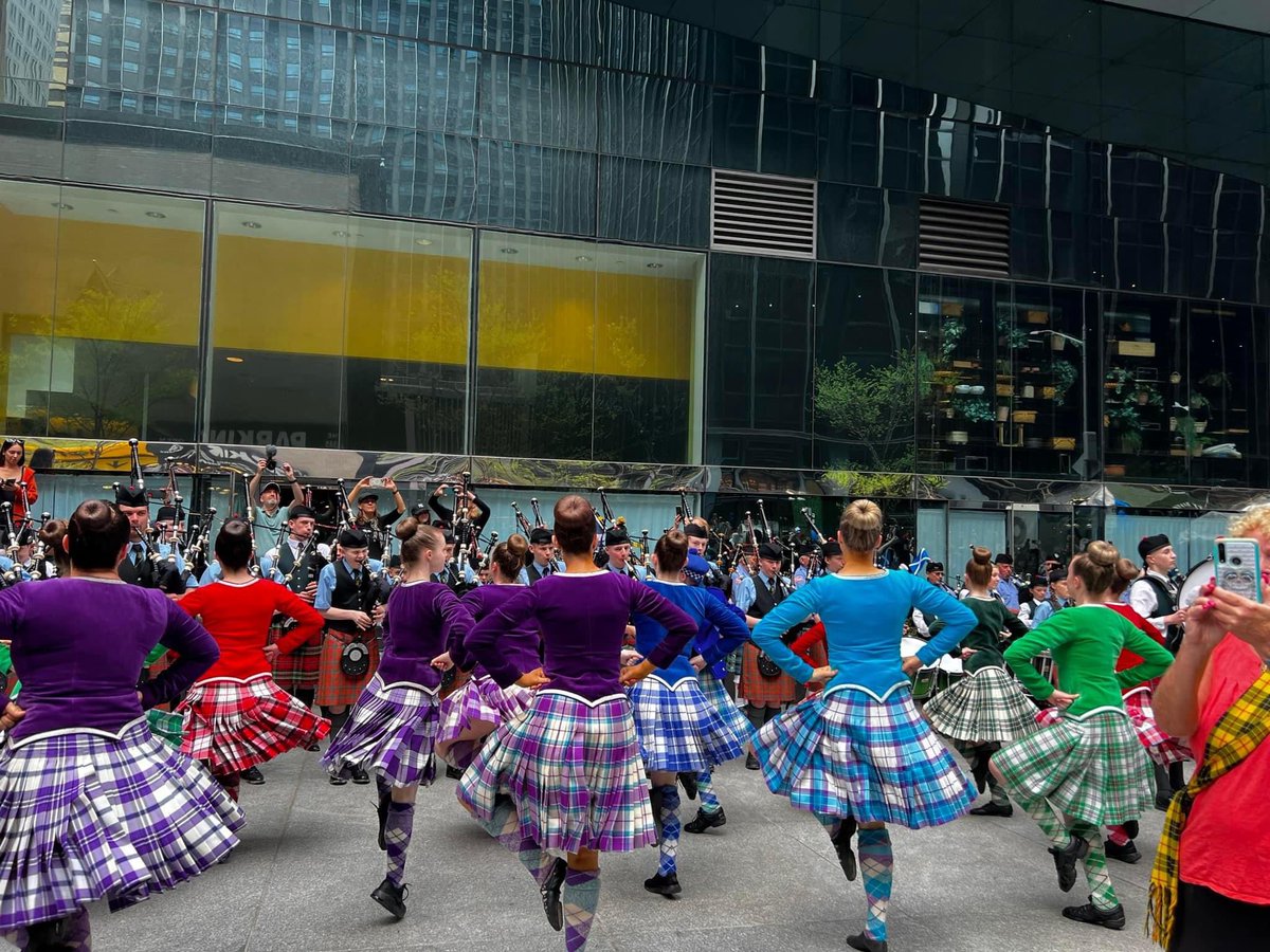 StColPipeBand tweet picture