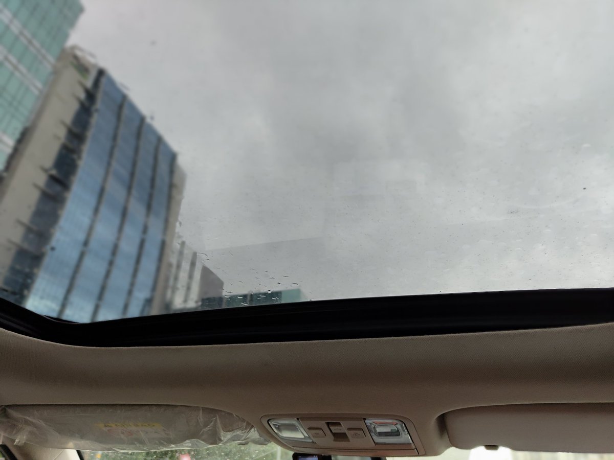 OliveArmy_Heart's tweet image. #LongDrive #Rain #Gurugram 🌧️ 🚗💃🖤