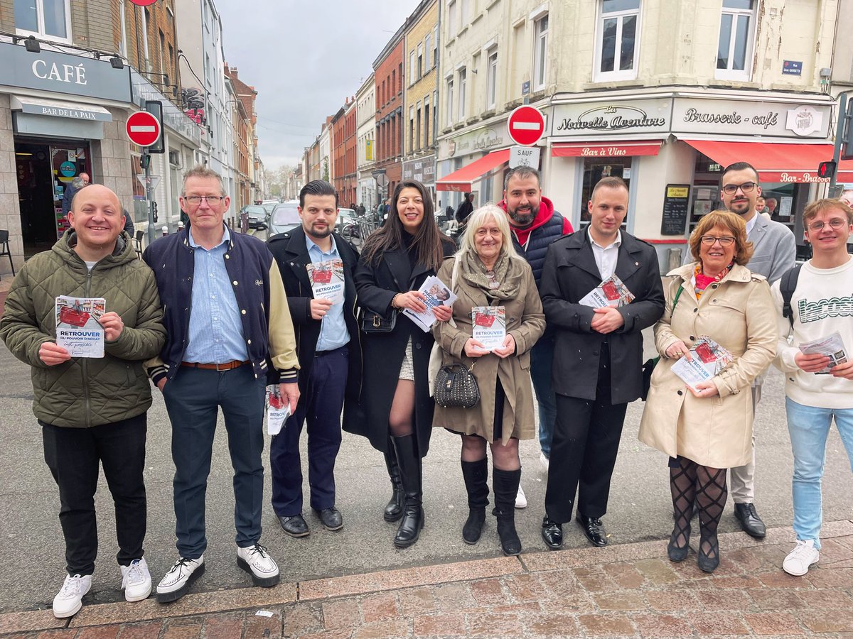 celinesayah_'s tweet photo. Le @RNational_off du Nord sur l’incontournable marché de Wazemmes à Lille #RN59 #RNJ #5901 https://t.co/Y2cTB3MP1t