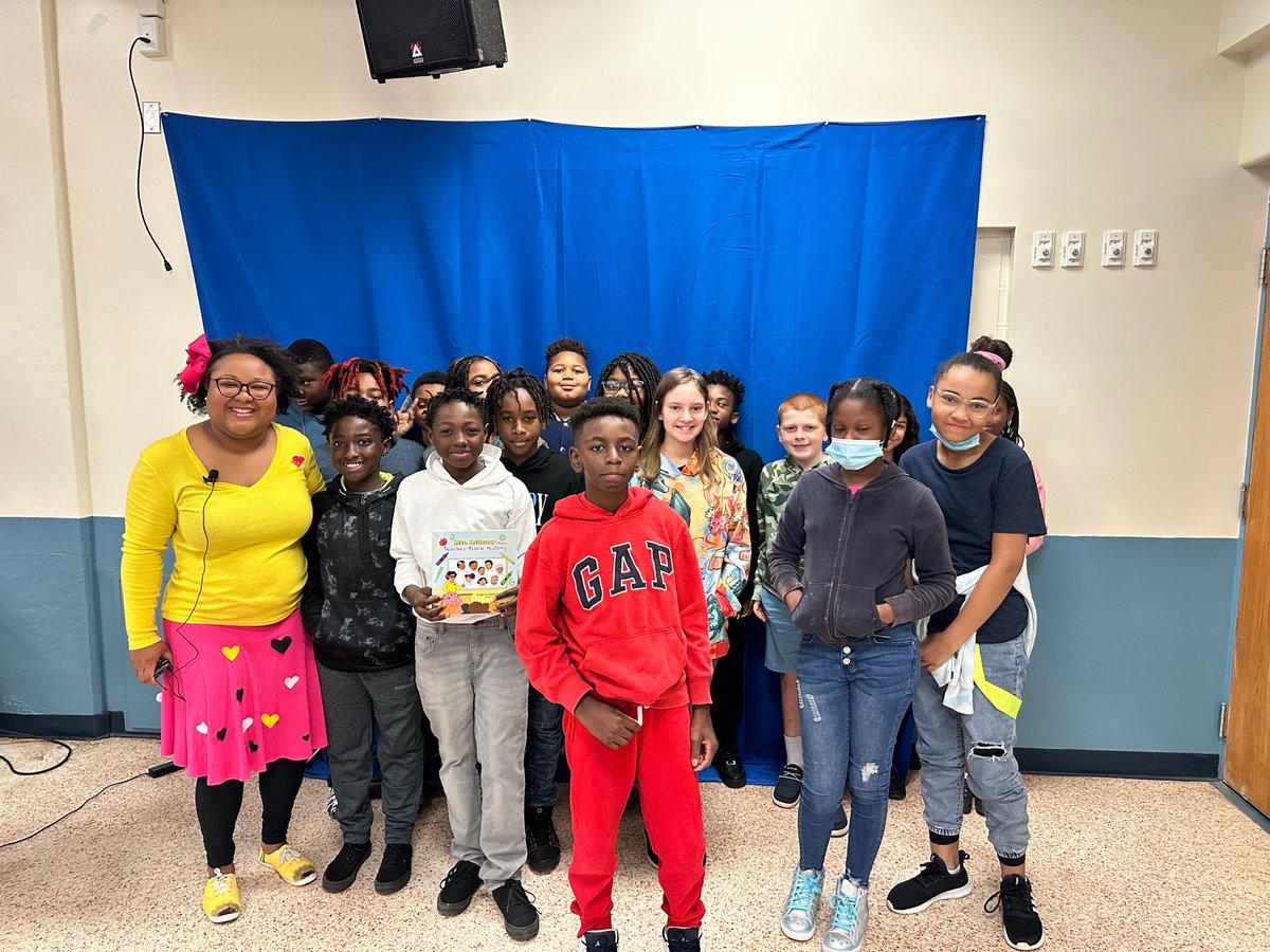 MrsAshburysWorl's tweet photo. We spy #MrsAshburysWorld! #AuthorVisits are such a great time to #inspire, #motivate and #encourage reading. Promise us that no matter how young or old you are, that you’ll #KeepLearningAndLoving! ❤️ https://t.co/y9gv8ThZB5