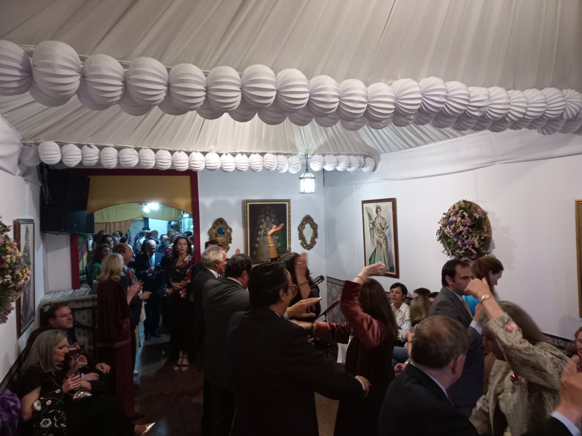 CirculoTriana's tweet photo. Se empieza fuerte en la #casetapuntera #FeriaSevilla23 https://t.co/qnVgxabcZN